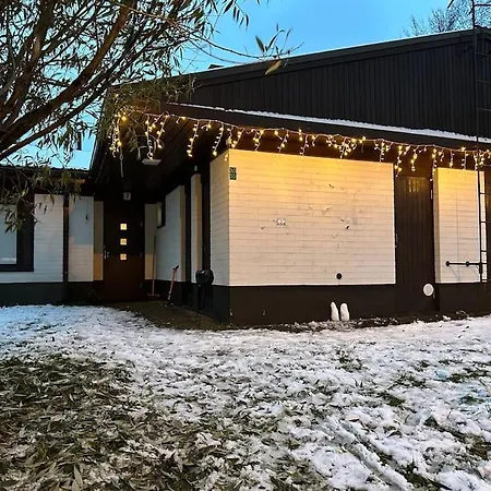 Сasa de vacaciones Large Detached House, Wifi, Sauna, 4 Br