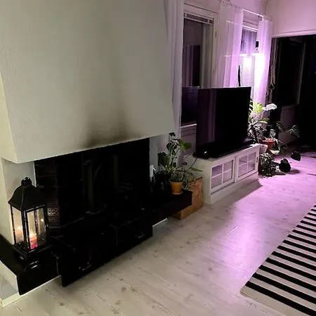 Large Detached House, Wifi, Sauna, 4 Br